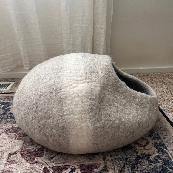 Mau Pets Cat Cave - Picture 1 of 4